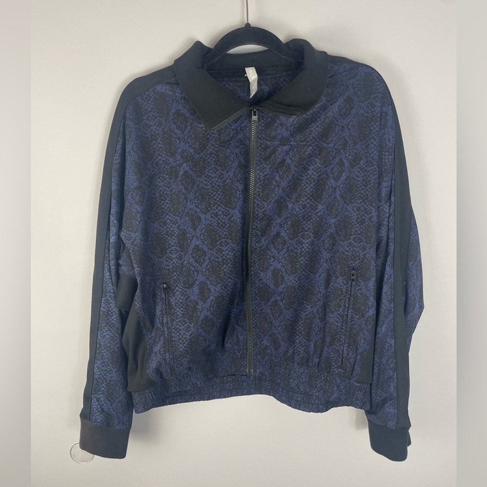 Athleta Brooklyn Track Bomber Print Jacket Sz XL Dress Blue Python Fill Zip